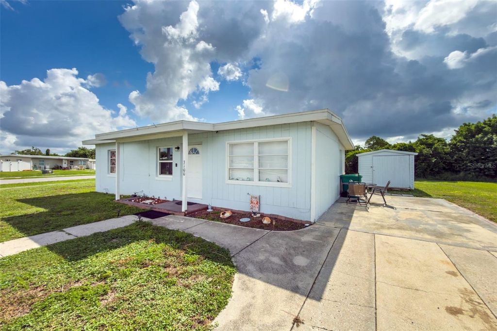 Image 35 of property listing at 3100 CRESTWOOD DRIVE, Port Charlotte, FL 33952