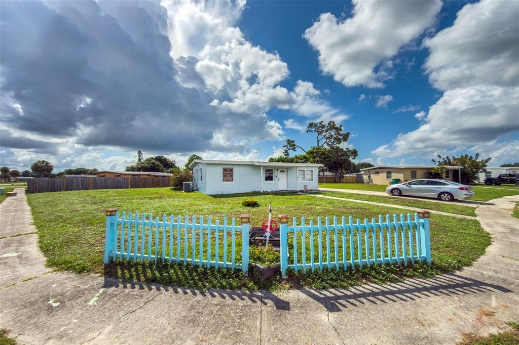 Image 37 of property listing at 3100 CRESTWOOD DRIVE, Port Charlotte, FL 33952