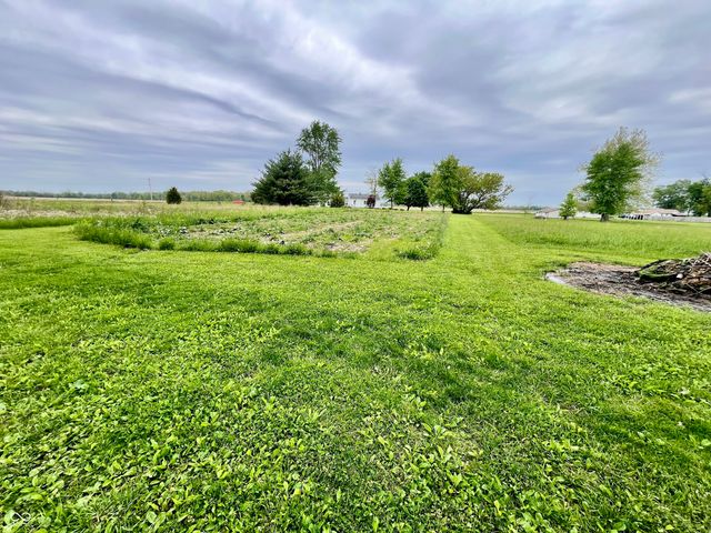 4296 E 100 N, Shelbyville, IN 46176