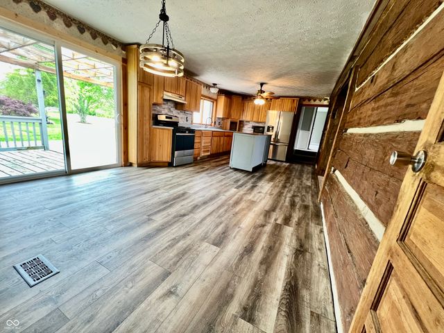 4296 E 100 N, Shelbyville, IN 46176