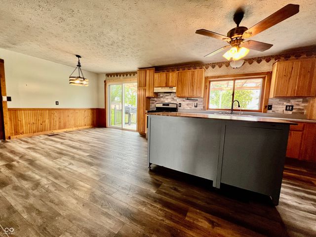 4296 E 100 N, Shelbyville, IN 46176