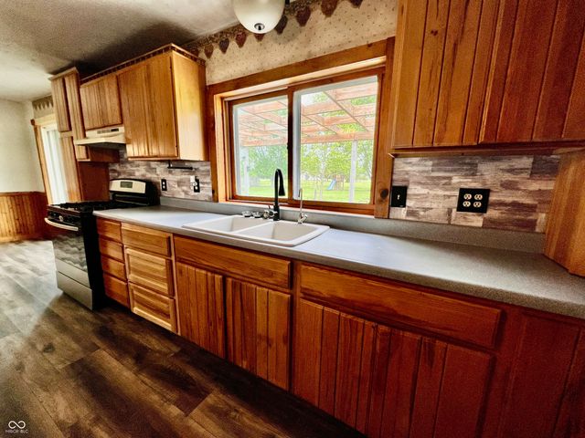 4296 E 100 N, Shelbyville, IN 46176