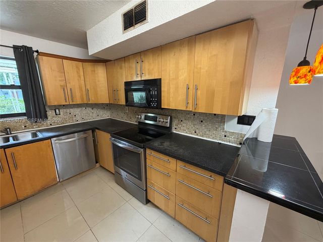 20509 NW 15th Avenue 5-2, Miami Gardens, FL 33169