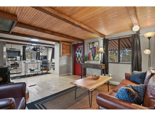 957 Arapahoe Dr, Florissant, CO 80816