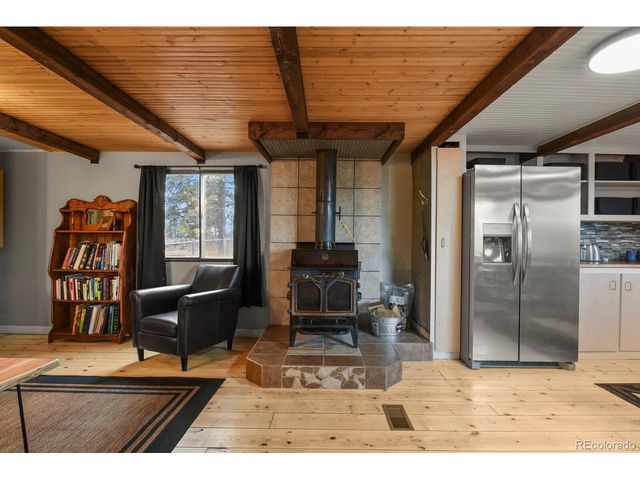 957 Arapahoe Dr, Florissant, CO 80816