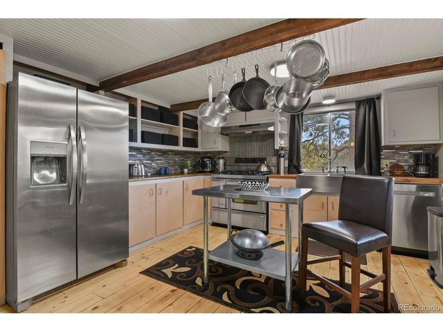 957 Arapahoe Dr, Florissant, CO 80816