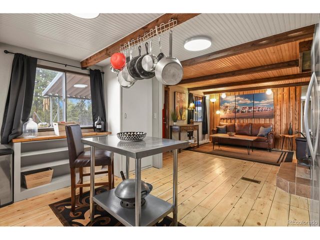 957 Arapahoe Dr, Florissant, CO 80816