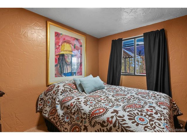 957 Arapahoe Dr, Florissant, CO 80816