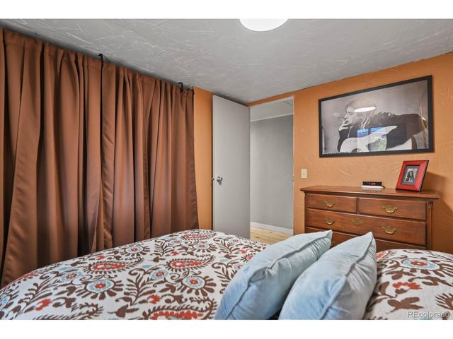 957 Arapahoe Dr, Florissant, CO 80816