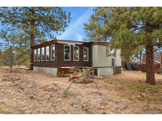 957 Arapahoe Dr, Florissant, CO 80816