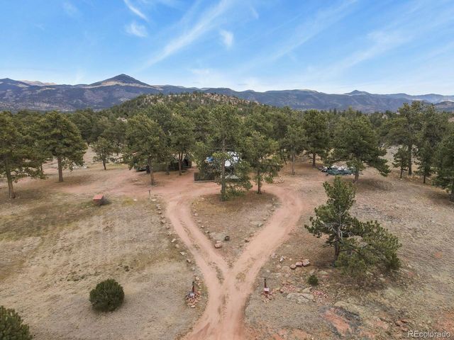 957 Arapahoe Dr, Florissant, CO 80816