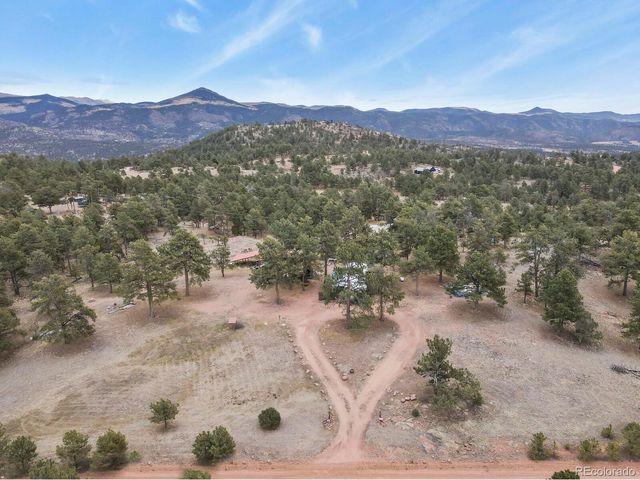 957 Arapahoe Dr, Florissant, CO 80816