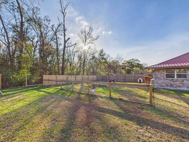 12140 Oakline Acres, St Amant, LA 70774