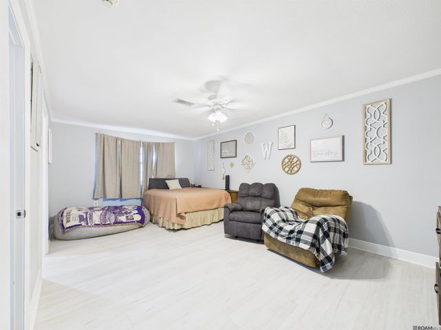 12140 Oakline Acres, St Amant, LA 70774