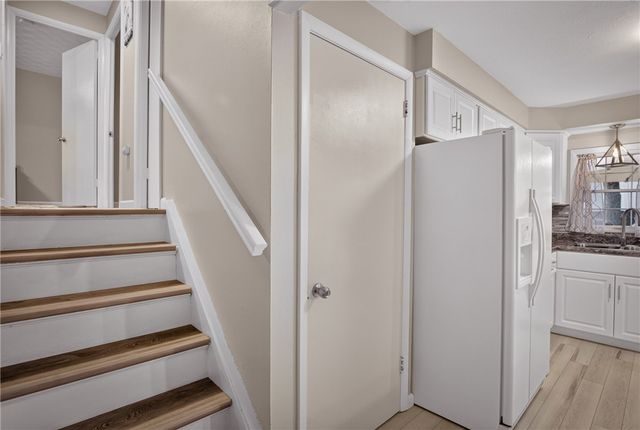 127 Alpine Village Dr, Monroeville, PA 15146