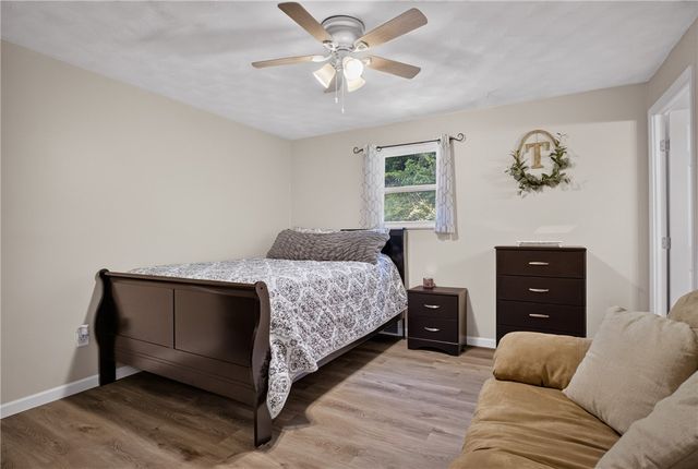 127 Alpine Village Dr, Monroeville, PA 15146