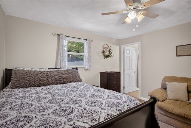 127 Alpine Village Dr, Monroeville, PA 15146