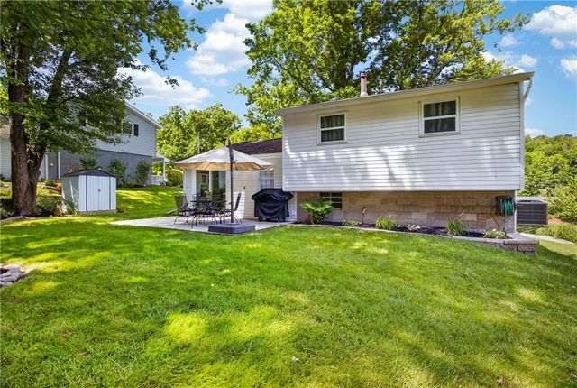 127 Alpine Village Dr, Monroeville, PA 15146