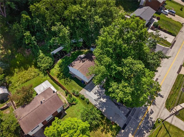 127 Alpine Village Dr, Monroeville, PA 15146