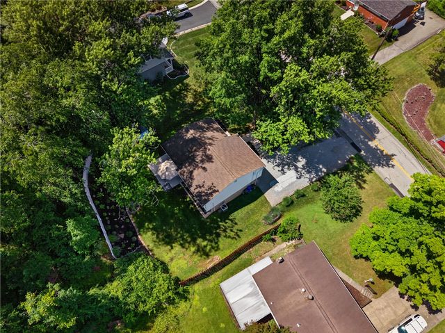 127 Alpine Village Dr, Monroeville, PA 15146
