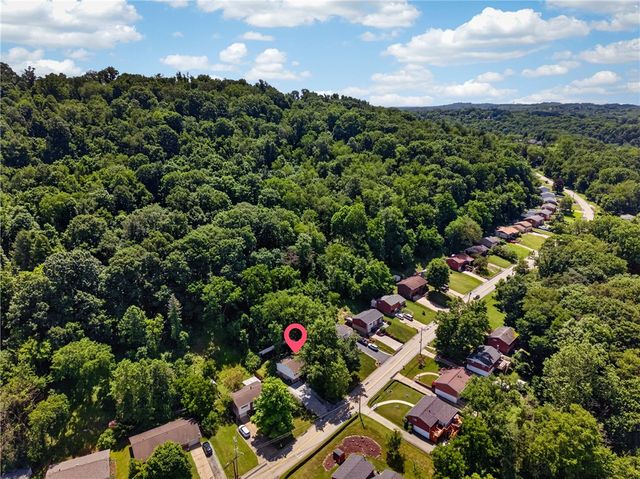 127 Alpine Village Dr, Monroeville, PA 15146