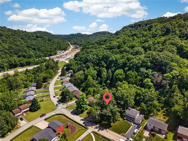127 Alpine Village Dr, Monroeville, PA 15146