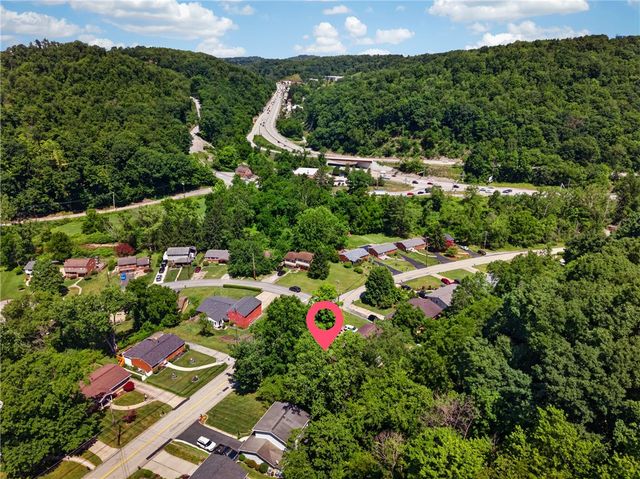 127 Alpine Village Dr, Monroeville, PA 15146