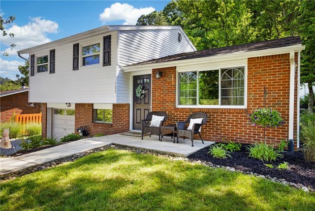 127 Alpine Village Dr, Monroeville, PA 15146