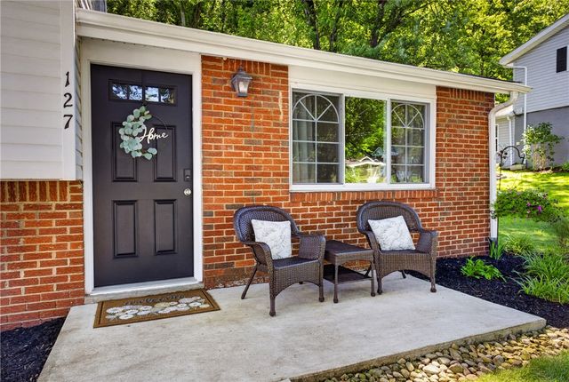 127 Alpine Village Dr, Monroeville, PA 15146
