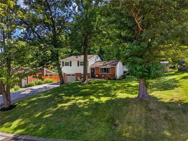 127 Alpine Village Dr, Monroeville, PA 15146