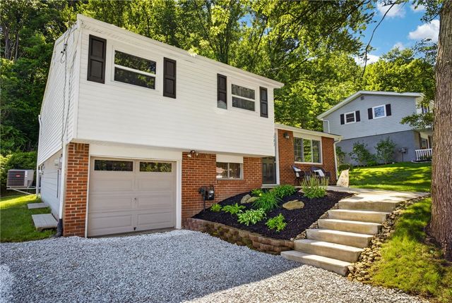 127 Alpine Village Dr, Monroeville, PA 15146