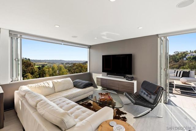 15045 Rancho Real, Del Mar, CA 92014