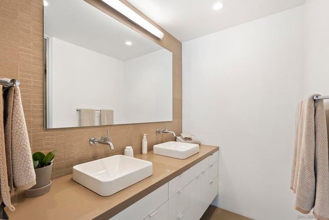 15045 Rancho Real, Del Mar, CA 92014