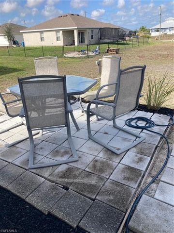 2922 NW 8th PL, Cape Coral, FL 33993