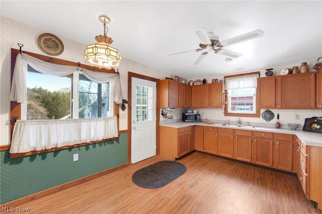 38841 Detroit Road, Avon, OH 44011