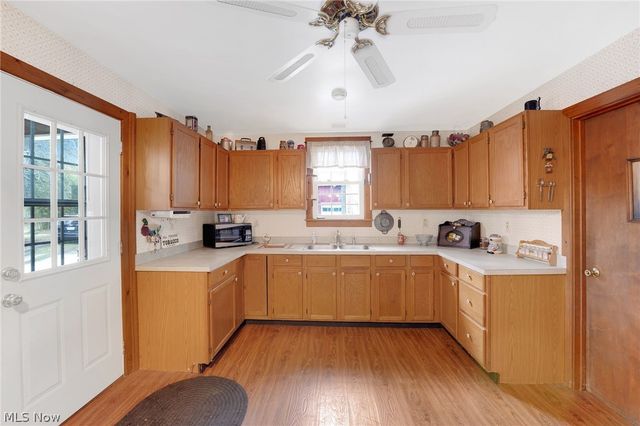 38841 Detroit Road, Avon, OH 44011