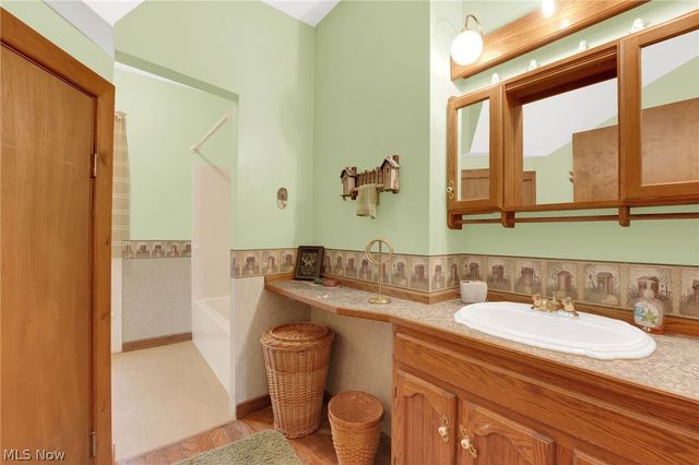 38841 Detroit Road, Avon, OH 44011