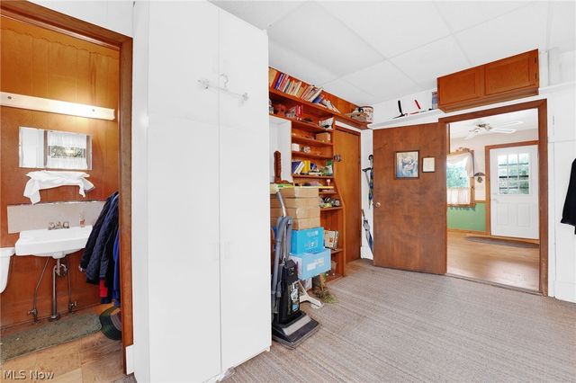 38841 Detroit Road, Avon, OH 44011