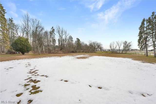 38841 Detroit Road, Avon, OH 44011