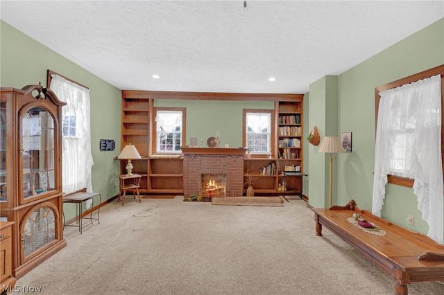 38841 Detroit Road, Avon, OH 44011