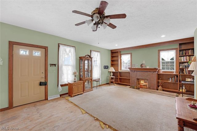 38841 Detroit Road, Avon, OH 44011