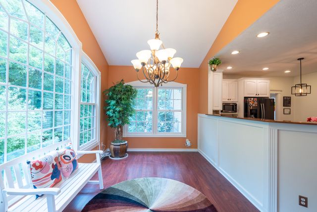 1621 Falcon Crest Drive NE, Grand Rapids, MI 49525