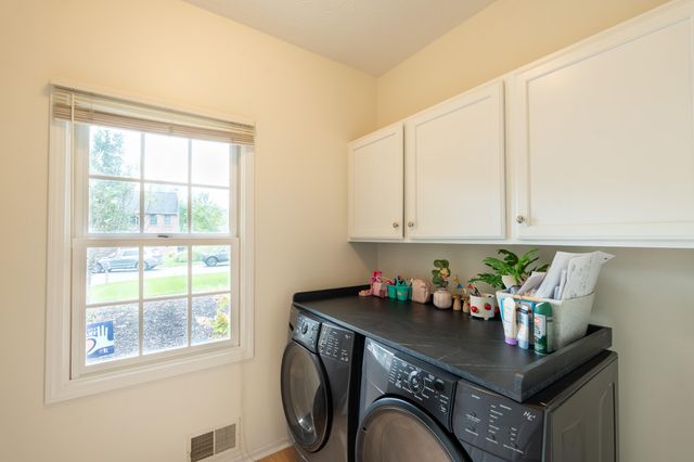 1621 Falcon Crest Drive NE, Grand Rapids, MI 49525