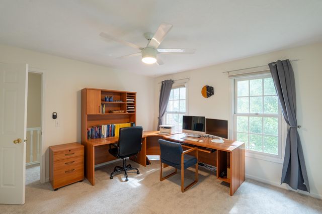 1621 Falcon Crest Drive NE, Grand Rapids, MI 49525
