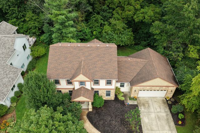 1621 Falcon Crest Drive NE, Grand Rapids, MI 49525