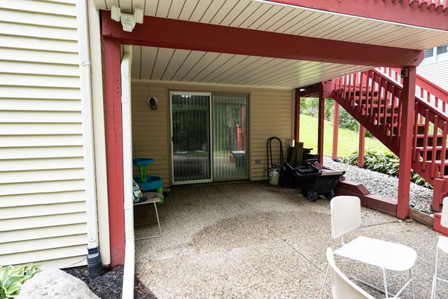 1621 Falcon Crest Drive NE, Grand Rapids, MI 49525