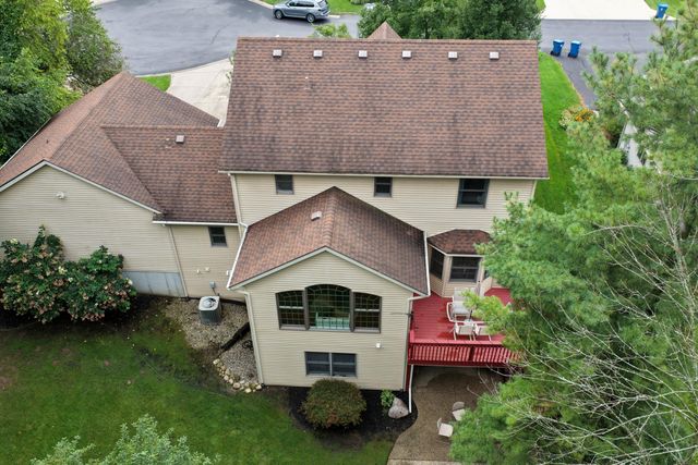 1621 Falcon Crest Drive NE, Grand Rapids, MI 49525