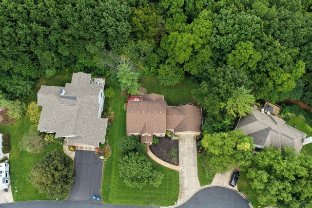 1621 Falcon Crest Drive NE, Grand Rapids, MI 49525