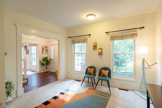 1621 Falcon Crest Drive NE, Grand Rapids, MI 49525