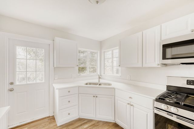 6918 Vivian Avenue, Dallas, TX 75223